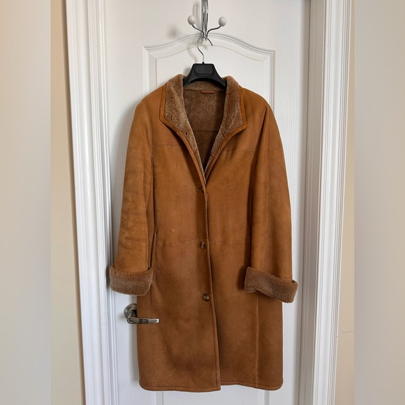 Jackets & Blazers - Hide society genuine sheepskin Brown Shearling Coat and hat